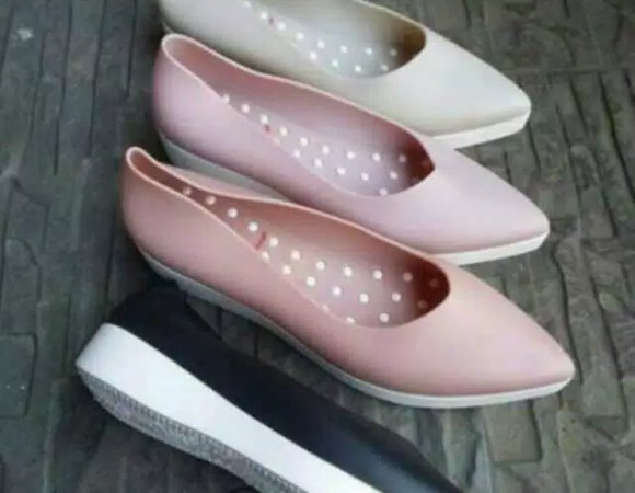 Sepatu Jelly Model Lancip