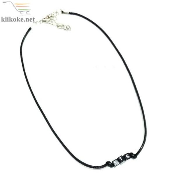 Kalung Nama Monochrome Hitam